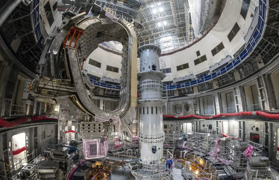 La competencia mundial está liderada por el proyecto ITER, en el que colaboran 35 países para construir el primer dispositivo de fusión a escala industrial