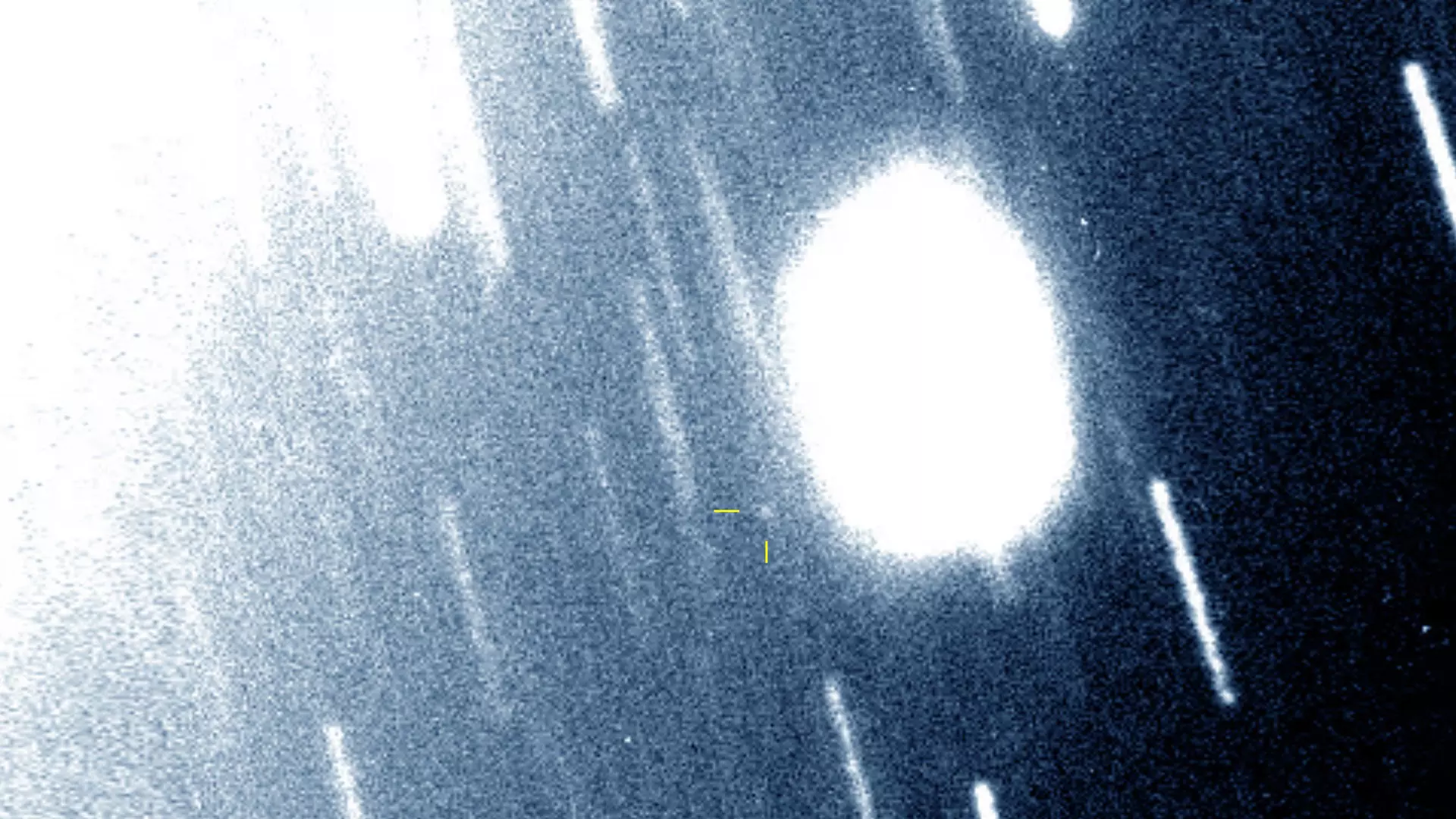 Imagen de la nueva luna orbitando Urano S/2023 U1 utilizando el Telescopio Gigante de Magallanes